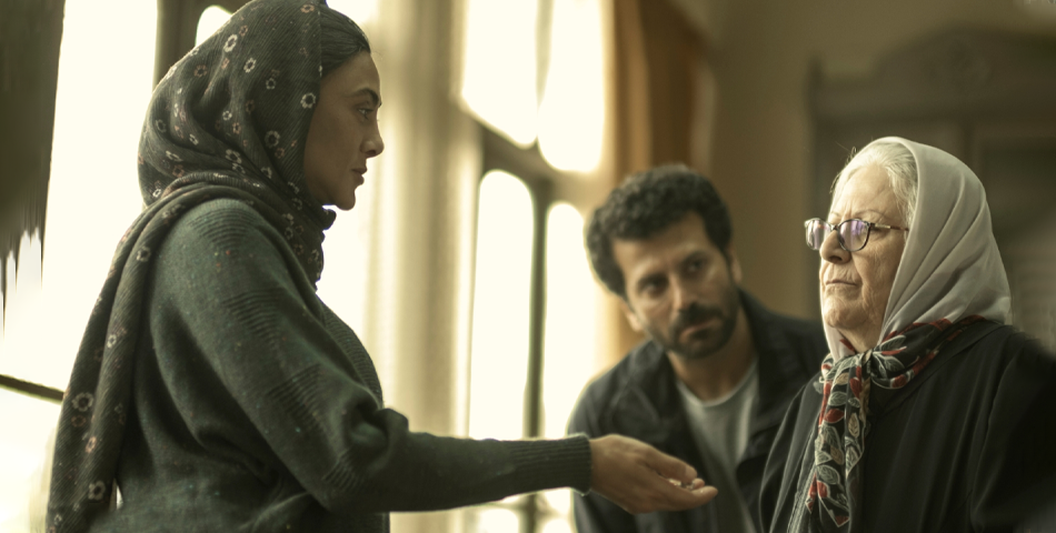 فیلم عزیز